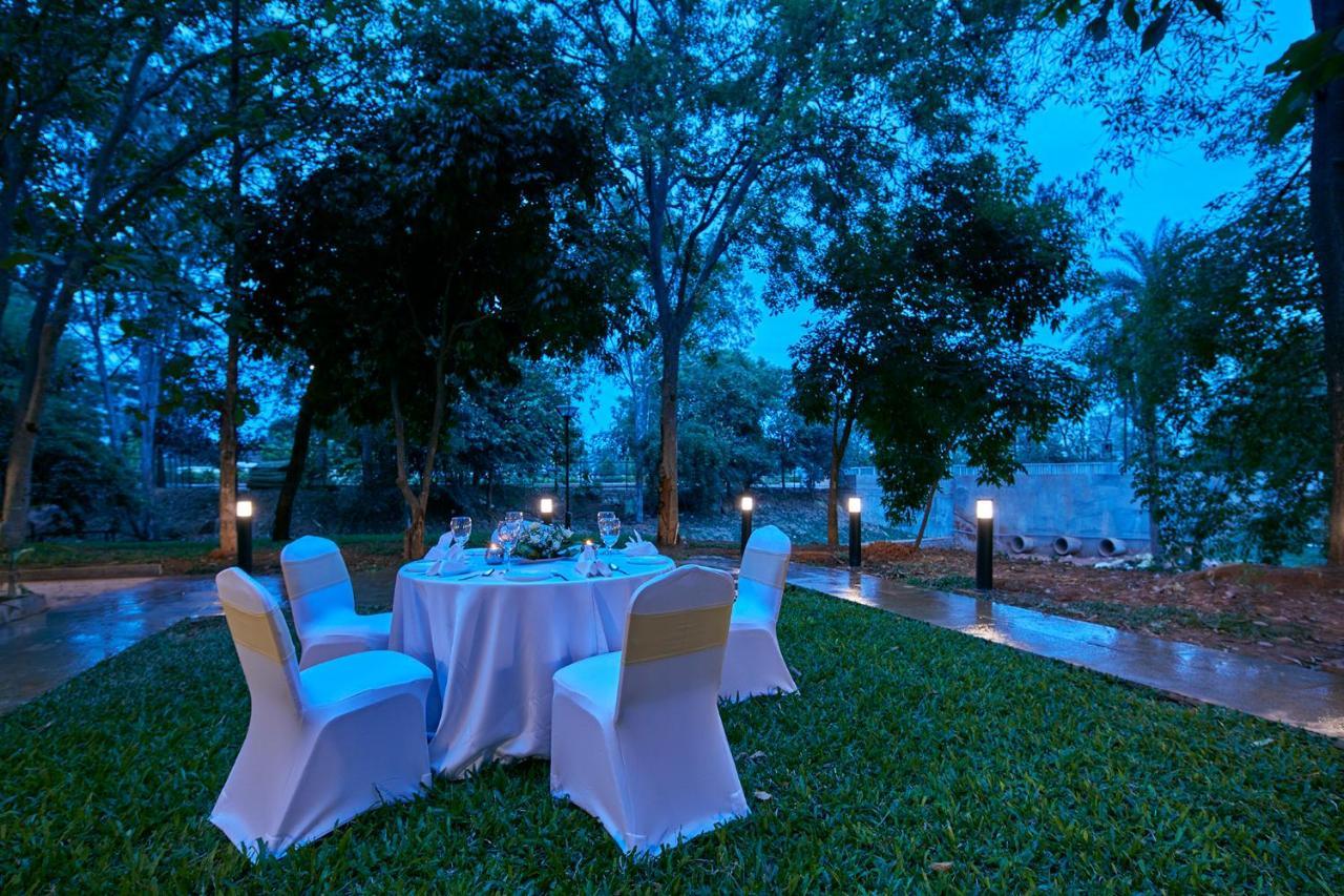Signature Club Resort Devanahalli Eksteriør billede