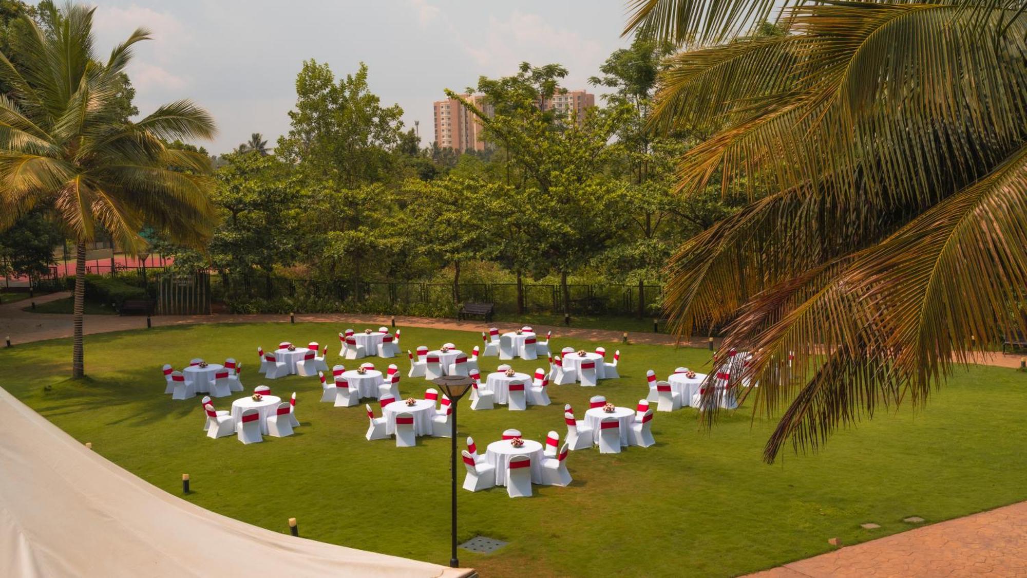 Signature Club Resort Devanahalli Eksteriør billede
