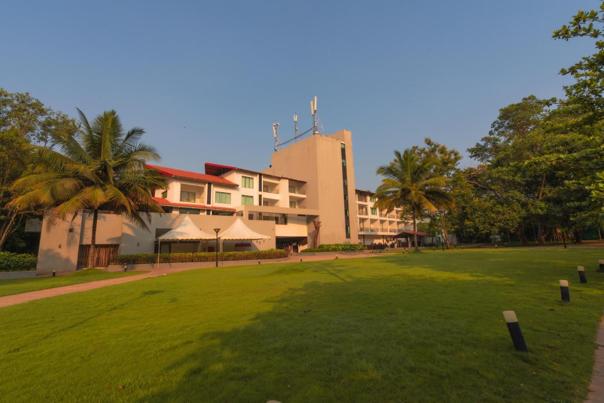 Signature Club Resort Devanahalli Eksteriør billede